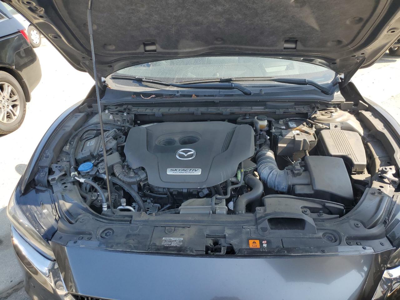 JM1GL1XY9J1315074 2018 Mazda 6 Signature