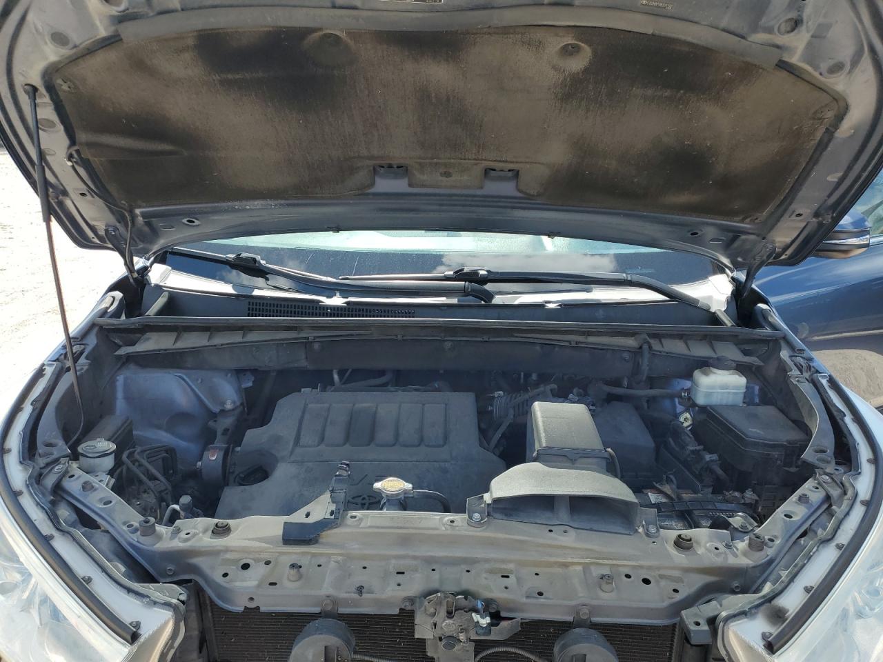 5TDZKRFH9ES011327 2014 Toyota Highlander Le