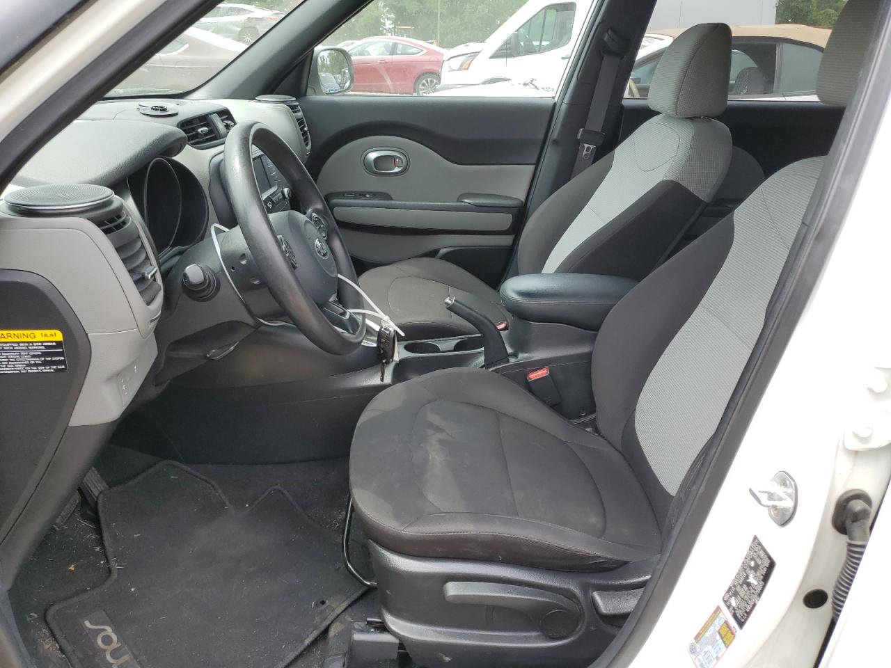 KNDJN2A29J7593075 2018 Kia Soul