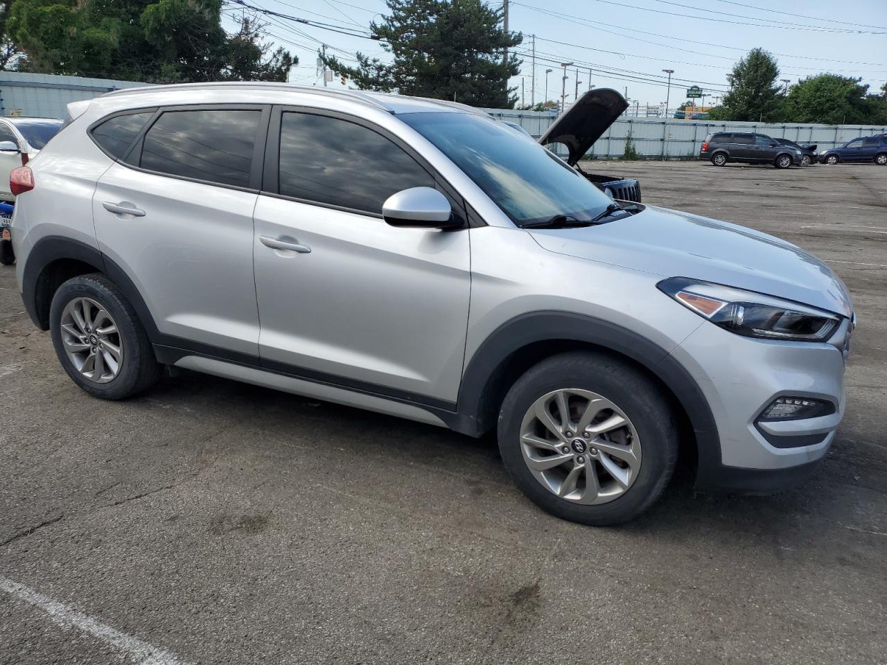 2018 Hyundai Tucson Sel vin: KM8J3CA42JU695781