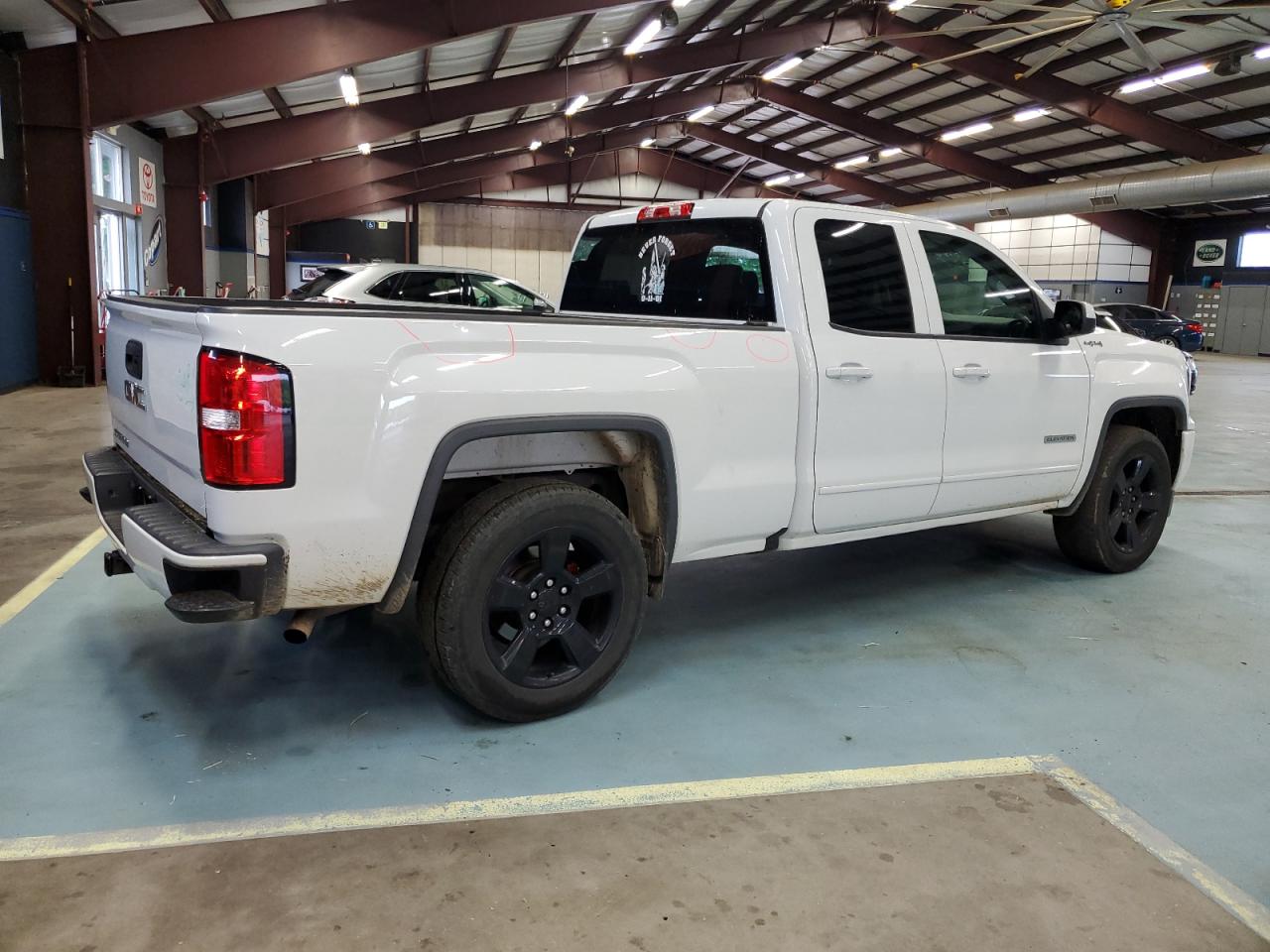 2018 GMC Sierra K1500 vin: 1GTV2LECXJZ220909