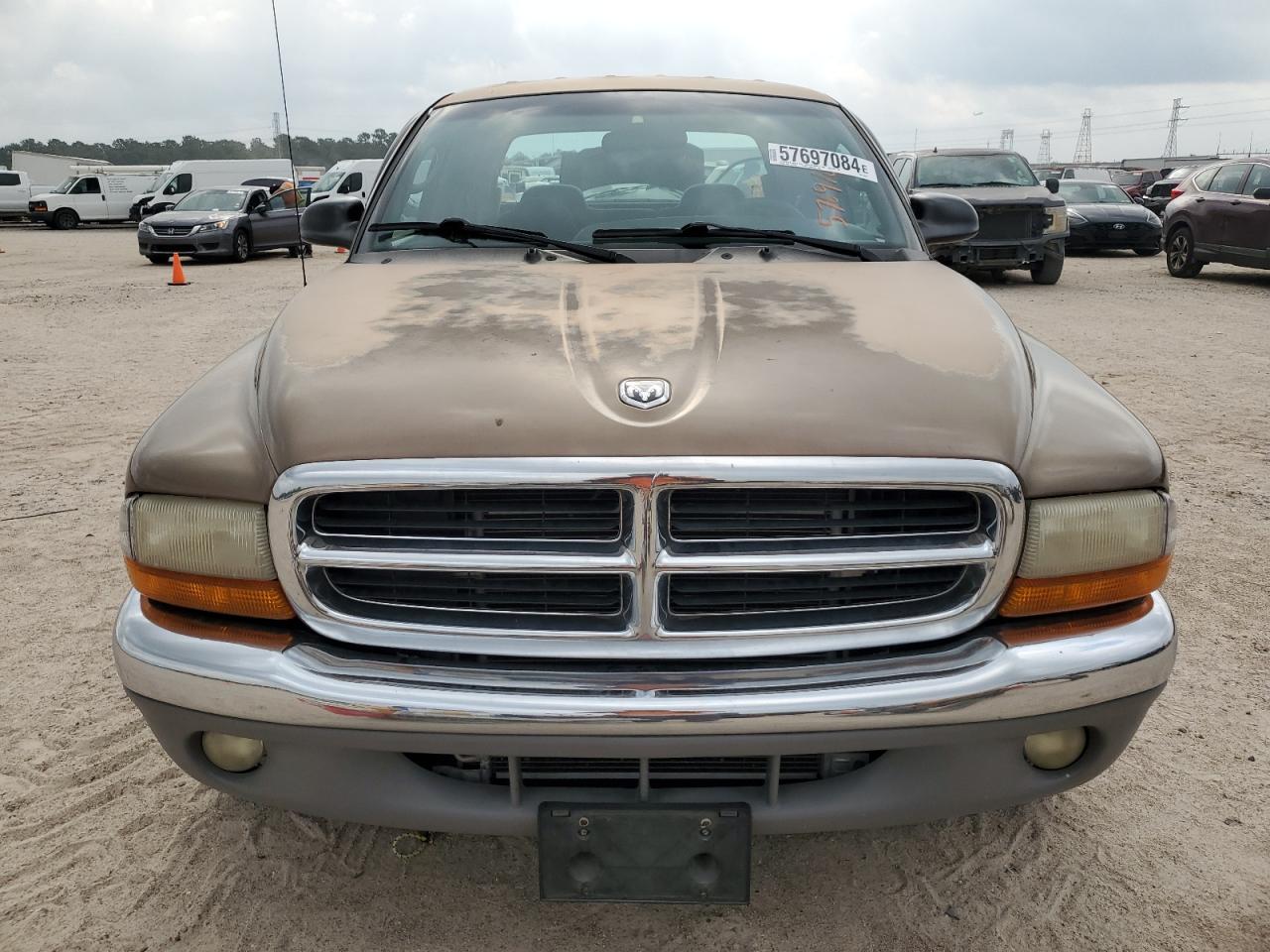 1B7GL2AX1YS743912 2000 Dodge Dakota Quad