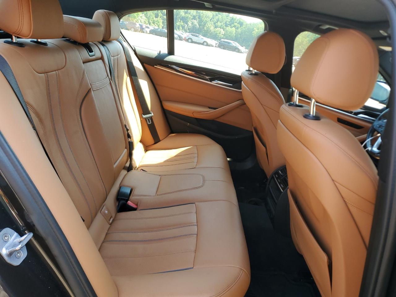 WBAJA7C55KWW23371 2019 BMW 530 Xi