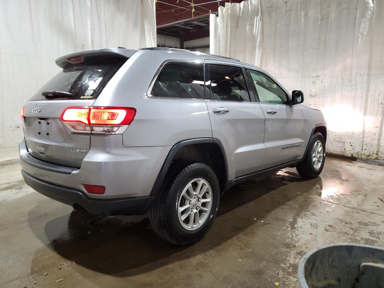 2018 Jeep Grand Cherokee Laredo vin: 1C4RJFAG4JC286633