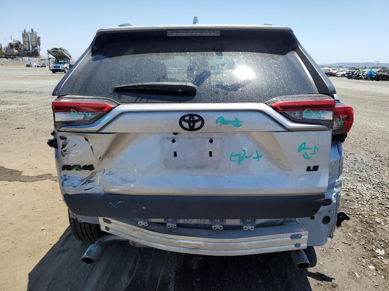 2T3H1RFV6MC131766 2021 Toyota Rav4 Le