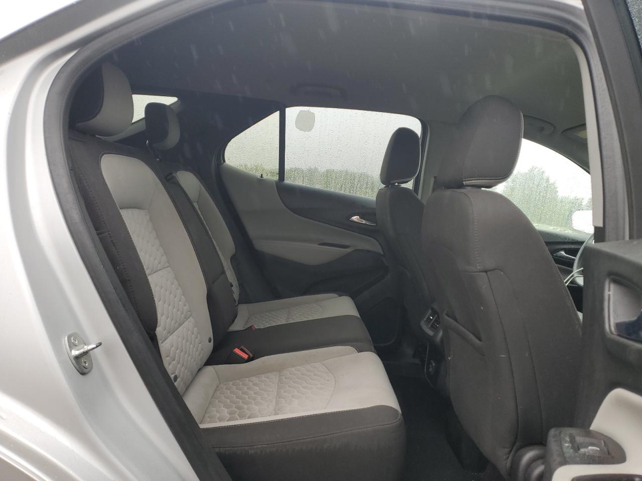 2GNAXHEV8L6122451 2020 Chevrolet Equinox Ls