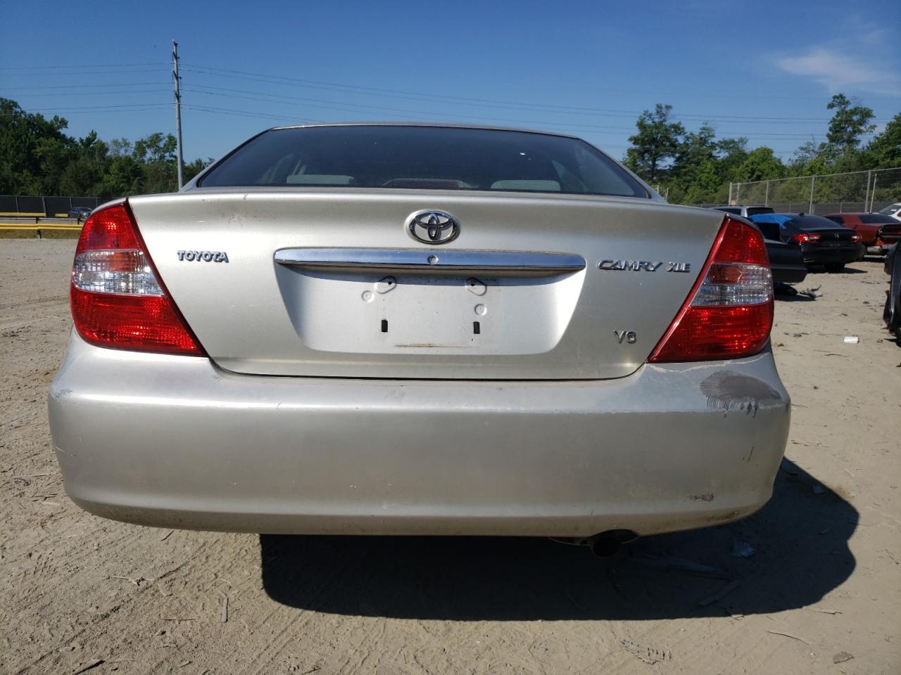 JTDBF32K040156164 2004 Toyota Camry Le