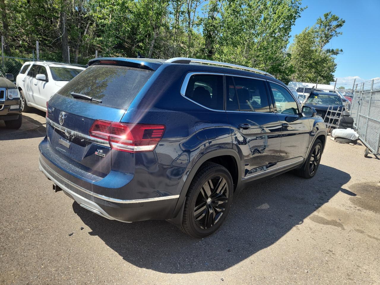 2018 Volkswagen Atlas Sel Premium vin: 1V2NR2CA2JC557633