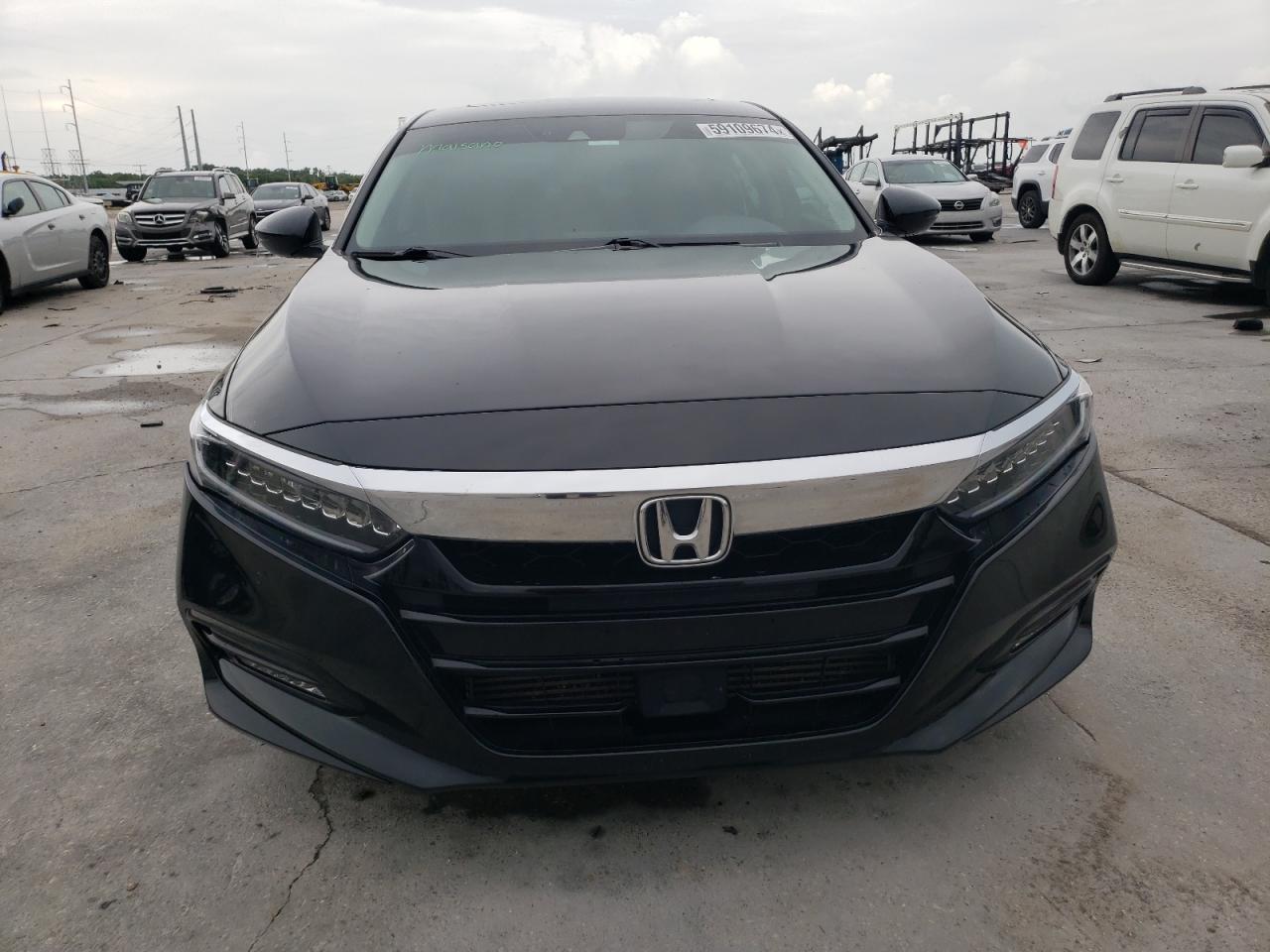 2018 Honda Accord Touring vin: 1HGCV2F96JA008861