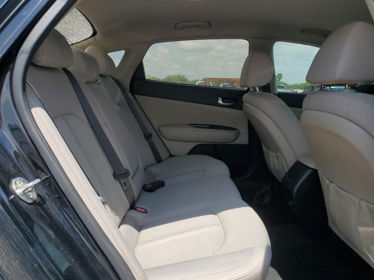 5XXGT4L30JG262877 2018 Kia Optima Lx