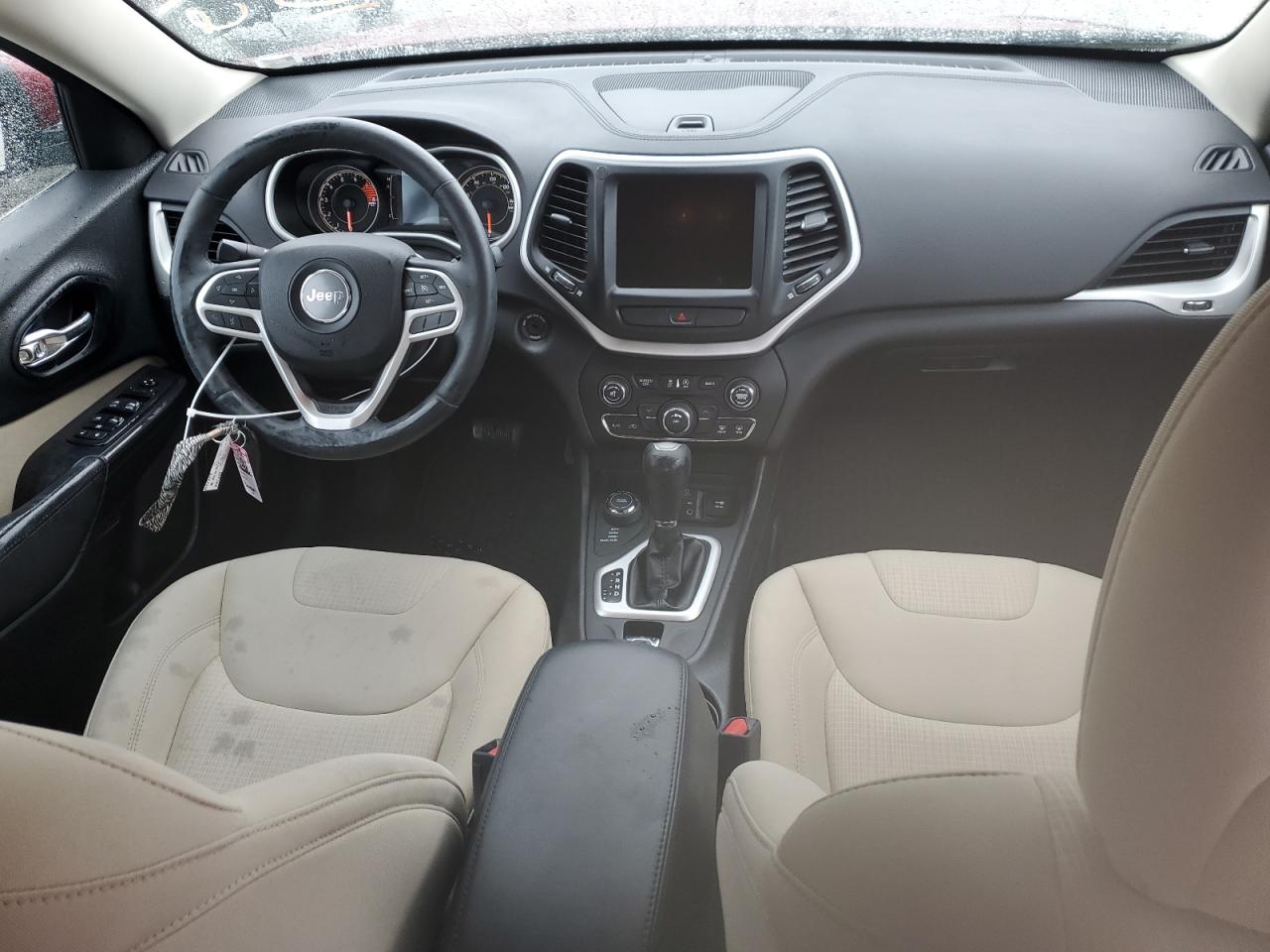 1C4PJMCS4HW563500 2017 Jeep Cherokee Latitude