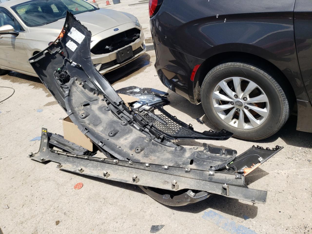 2C4RC1BG4KR560269 2019 Chrysler Pacifica Touring L