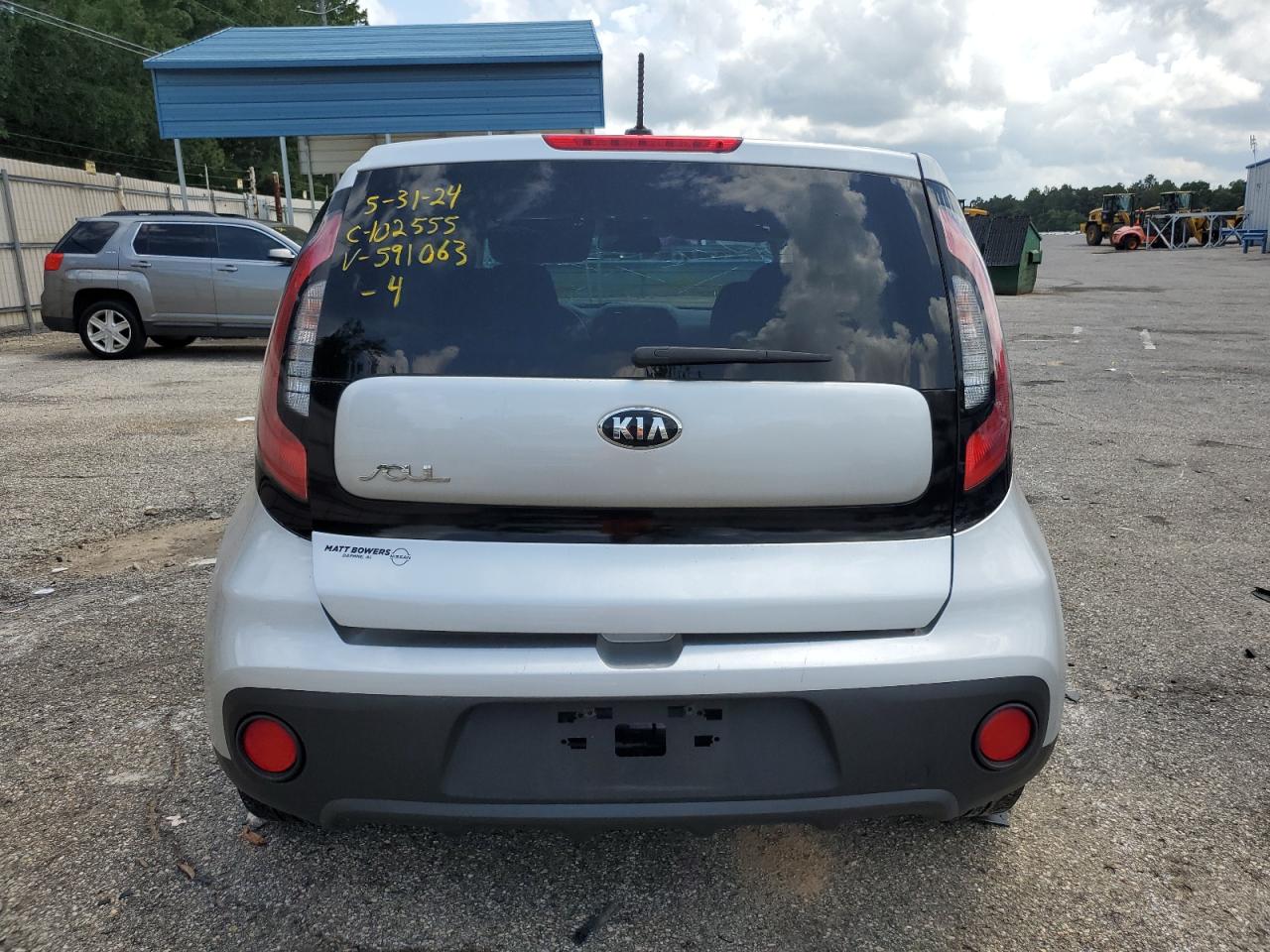 KNDJN2A23J7591063 2018 Kia Soul