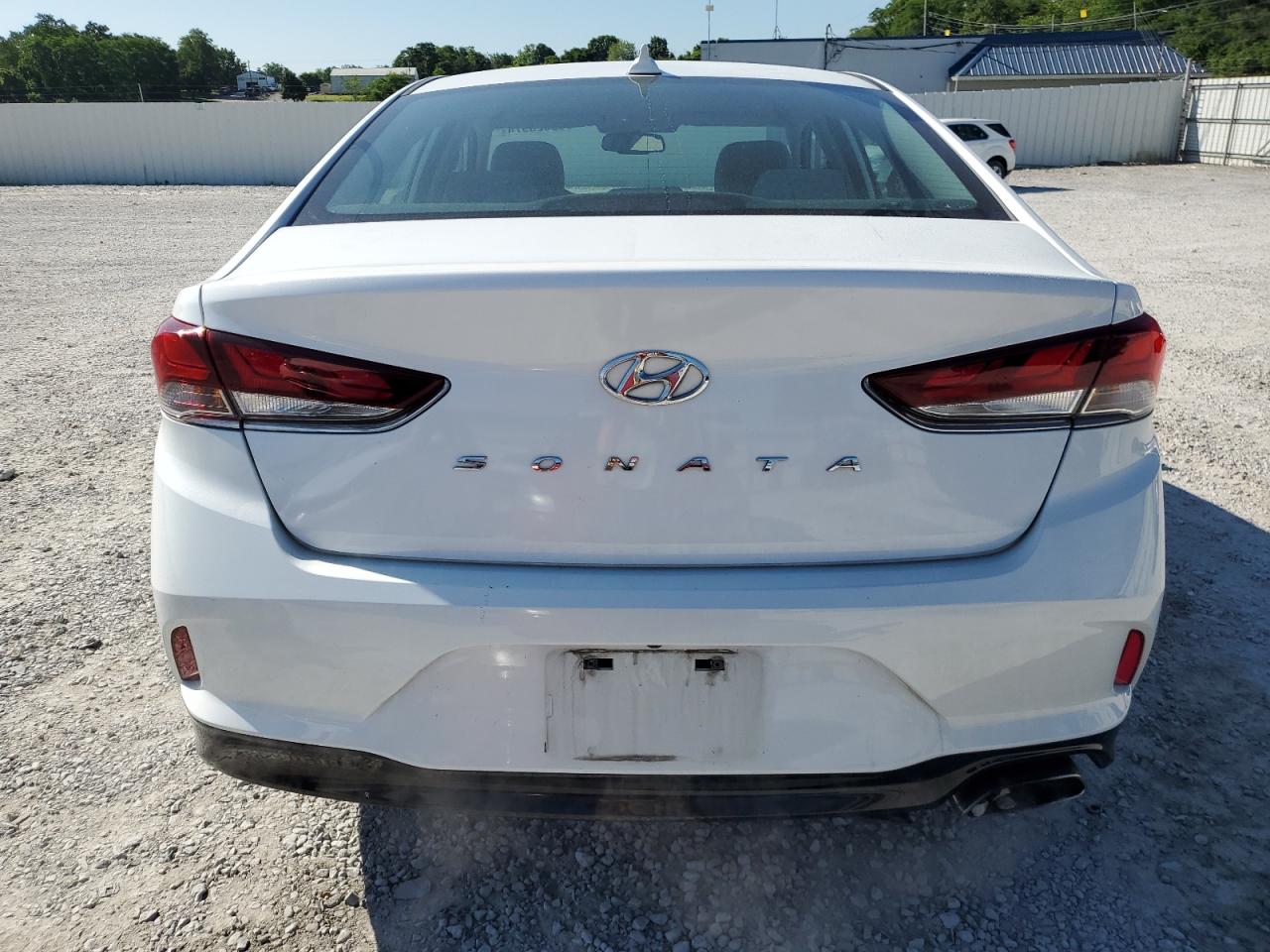 2018 Hyundai Sonata Sport vin: 5NPE34AF4JH615923