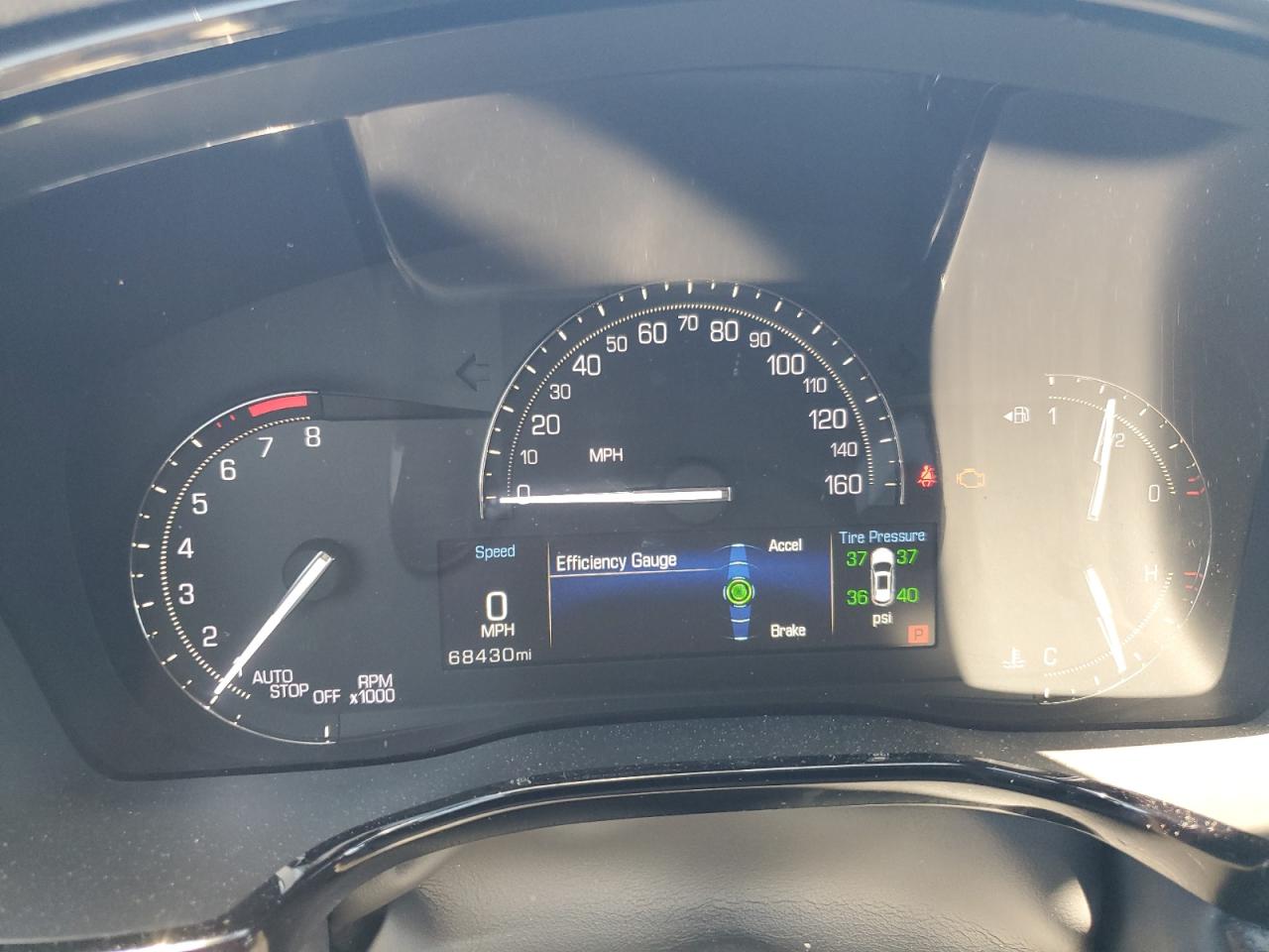 1GYKNCRS3JZ240537 2018 Cadillac Xt5 Luxury