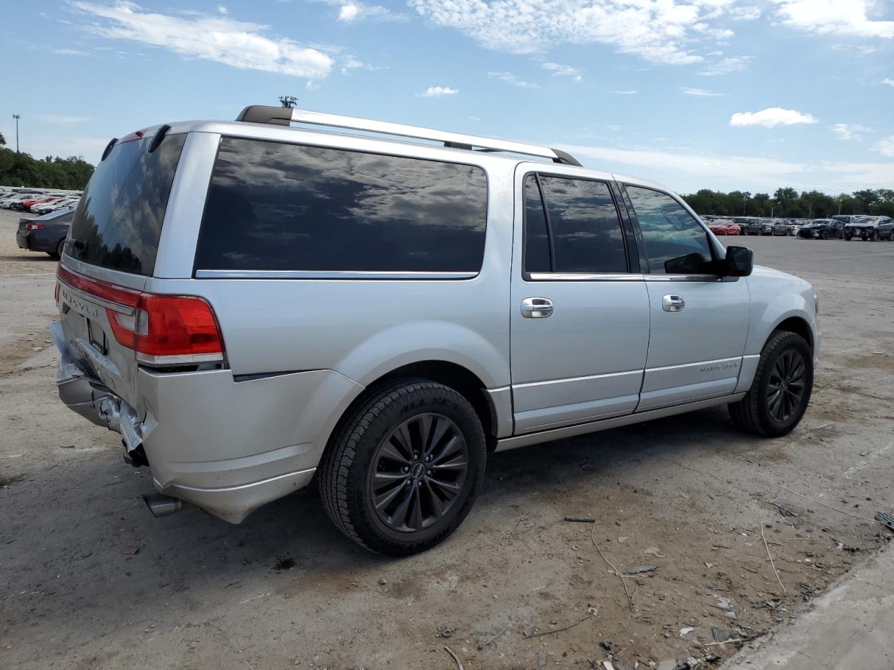 2017 Lincoln Navigator L Select vin: 5LMJJ3JT8HEL05877