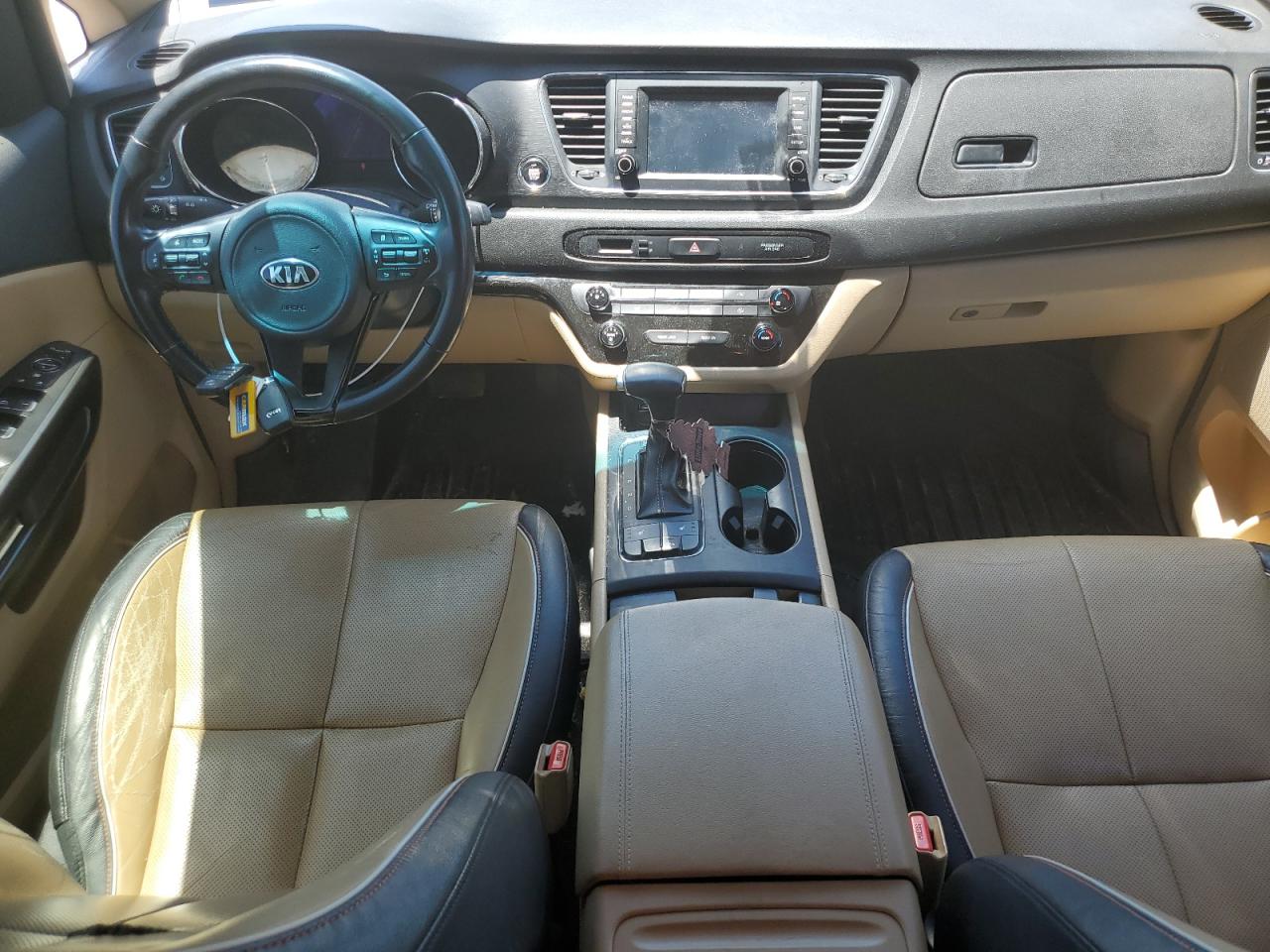 KNDMB5C17H6343703 2017 Kia Sedona Lx