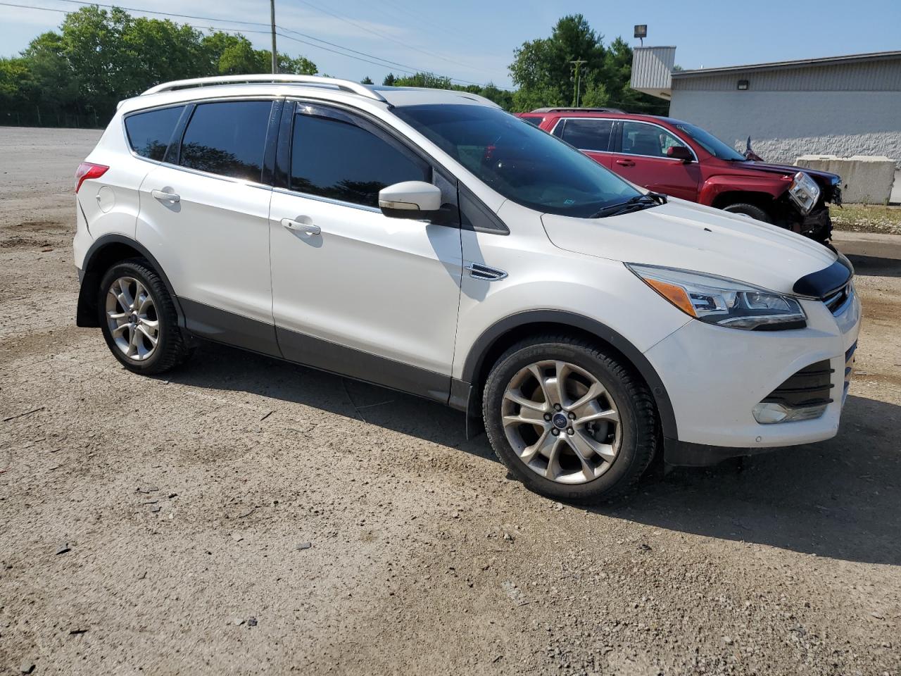 1FMCU9JX5FUA51346 2015 Ford Escape Titanium