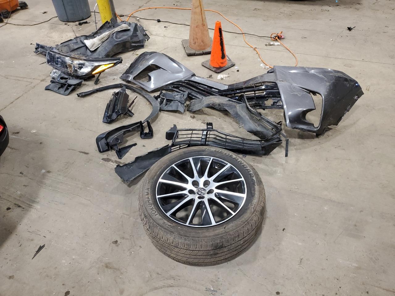 5TDJZRFH5JS859546 2018 Toyota Highlander Se