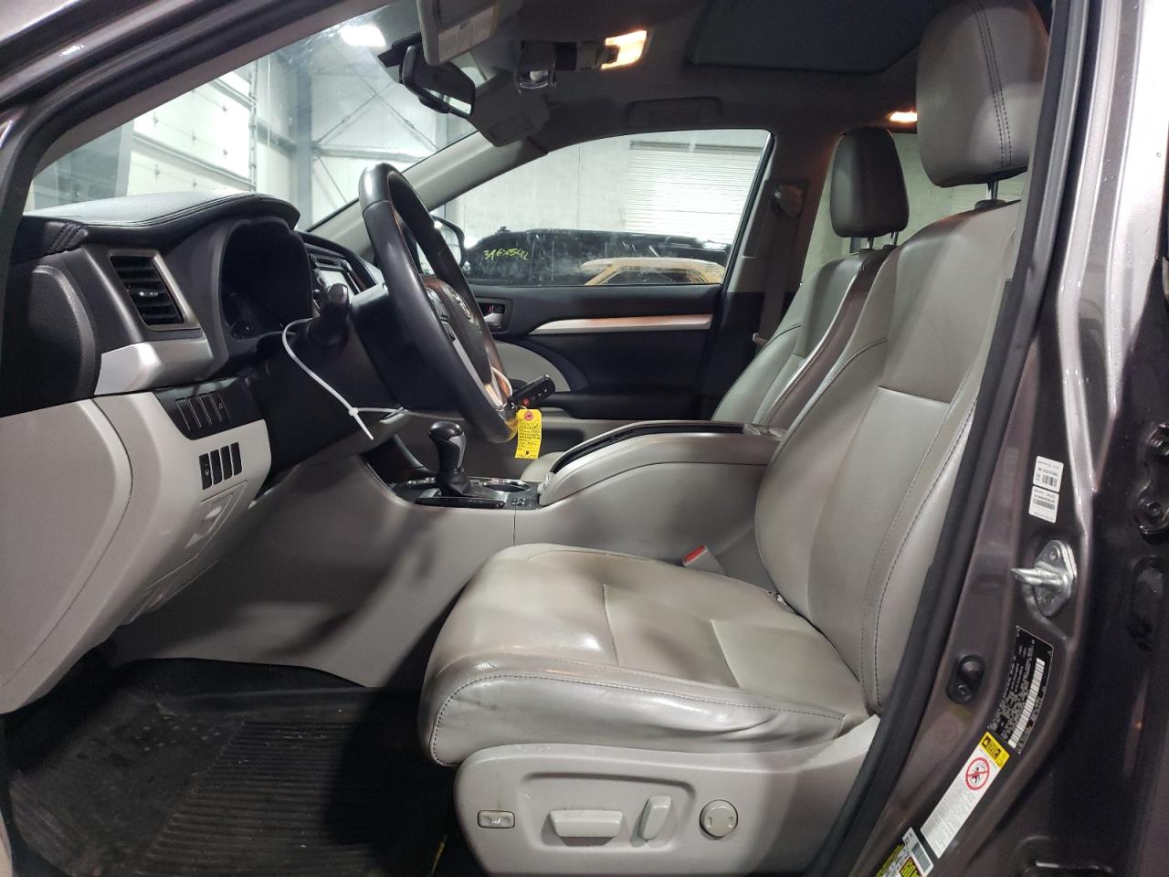 5TDJKRFH7GS344528 2016 Toyota Highlander Xle