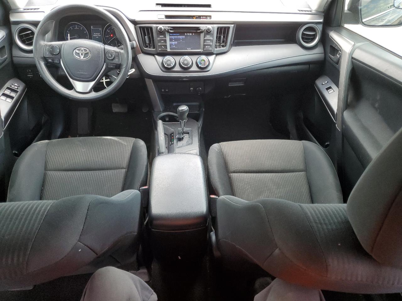 JTMZFREV6HJ702134 2017 Toyota Rav4 Le