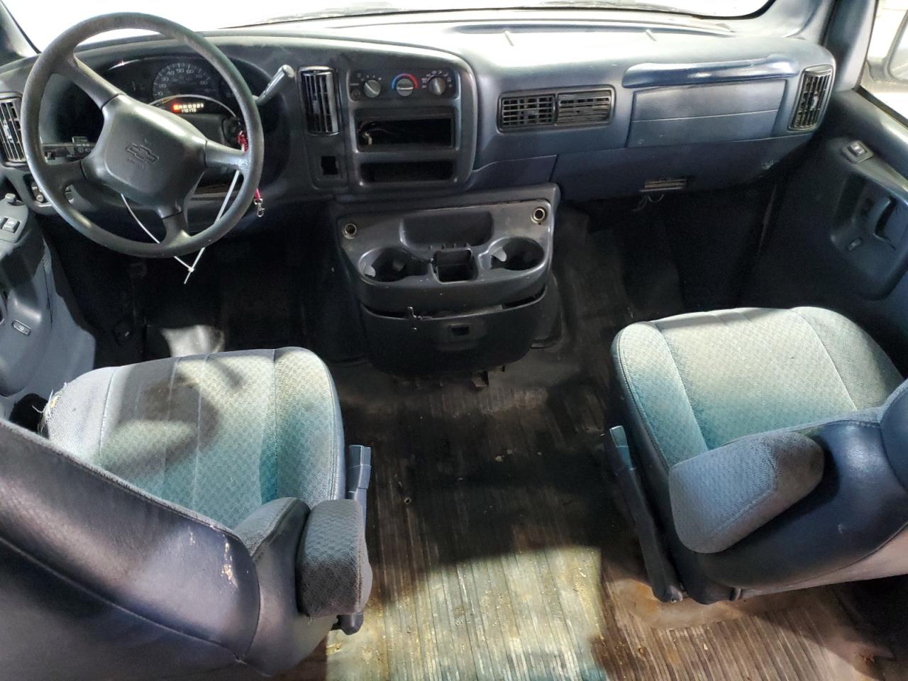 1GCGG25R0Y1243729 2000 Chevrolet Express G2500