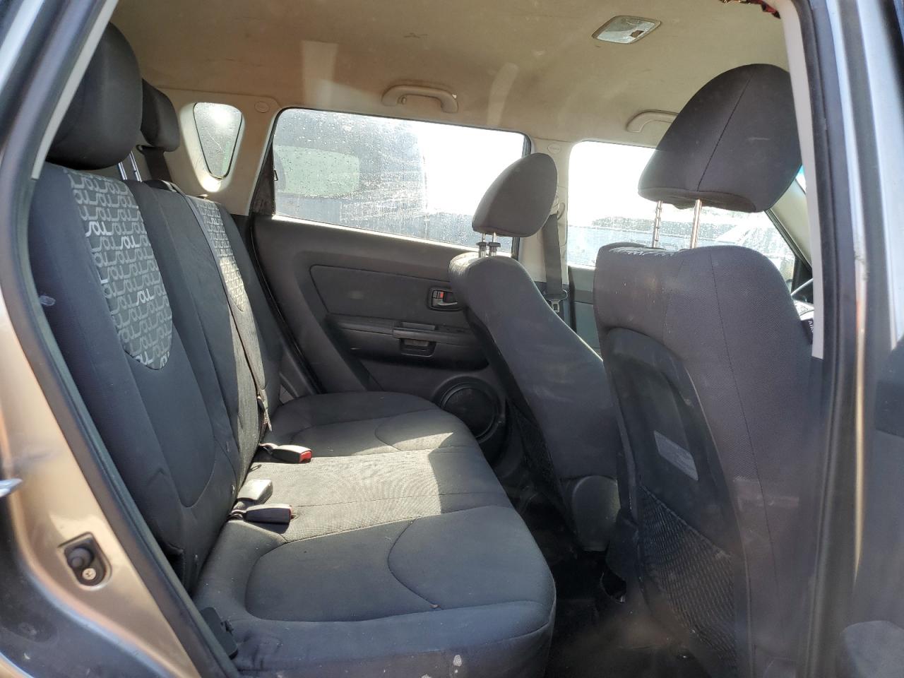 KNDJT2A22B7279372 2011 Kia Soul +