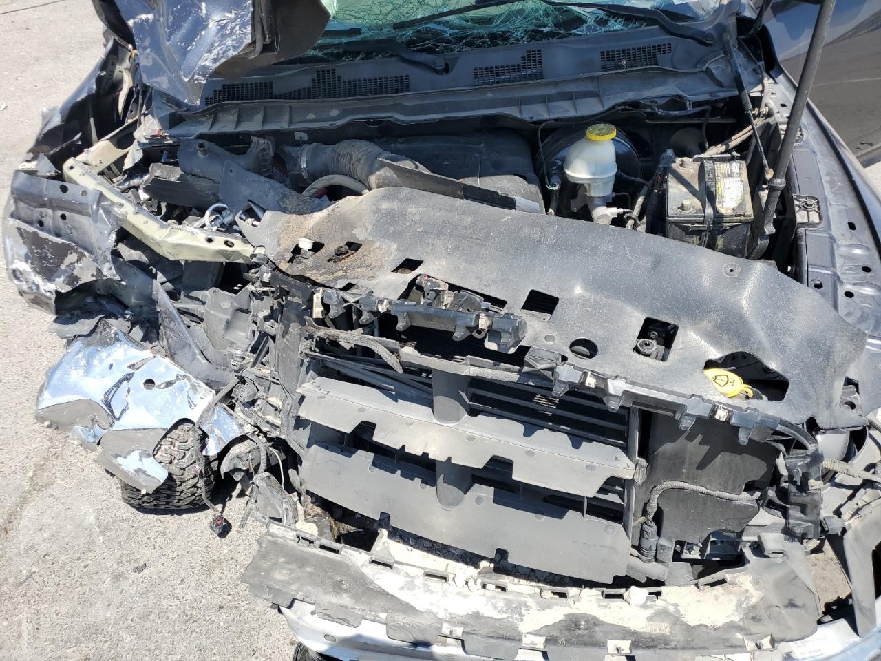 1C6RR6LT0HS683556 2017 Ram 1500 Slt