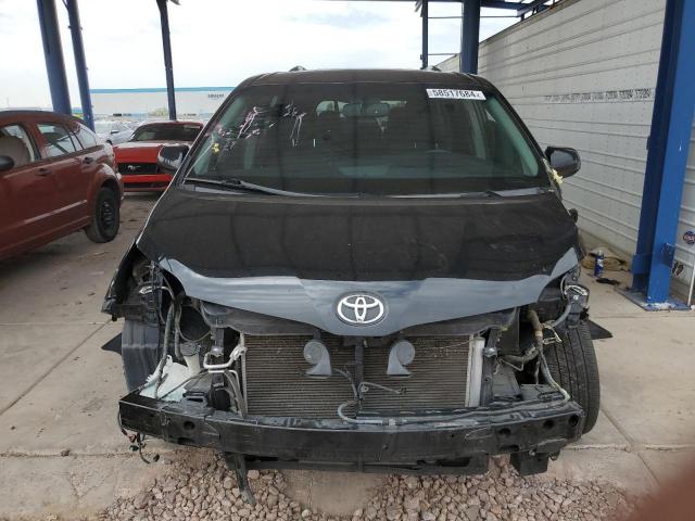 2017 TOYOTA SIENNA SE 5TDXZ3DC2HS834175