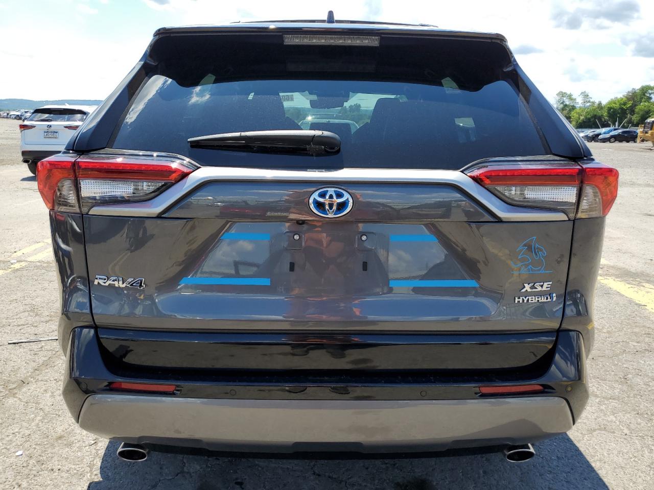 2T3E6RFV9MW023502 2021 Toyota Rav4 Xse