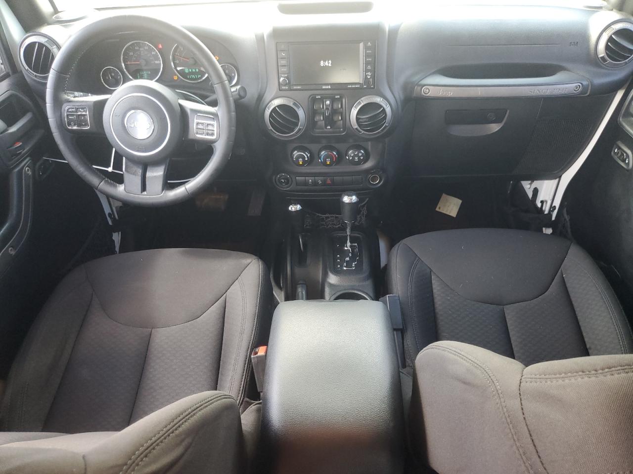 1C4BJWDG4GL104886 2016 Jeep Wrangler Unlimited Sport