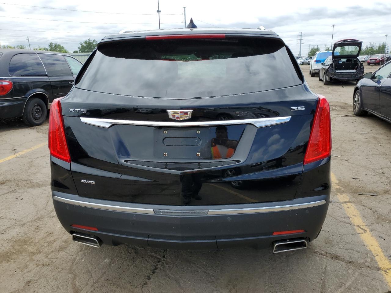 1GYKNDRS6JZ108992 2018 Cadillac Xt5 Luxury