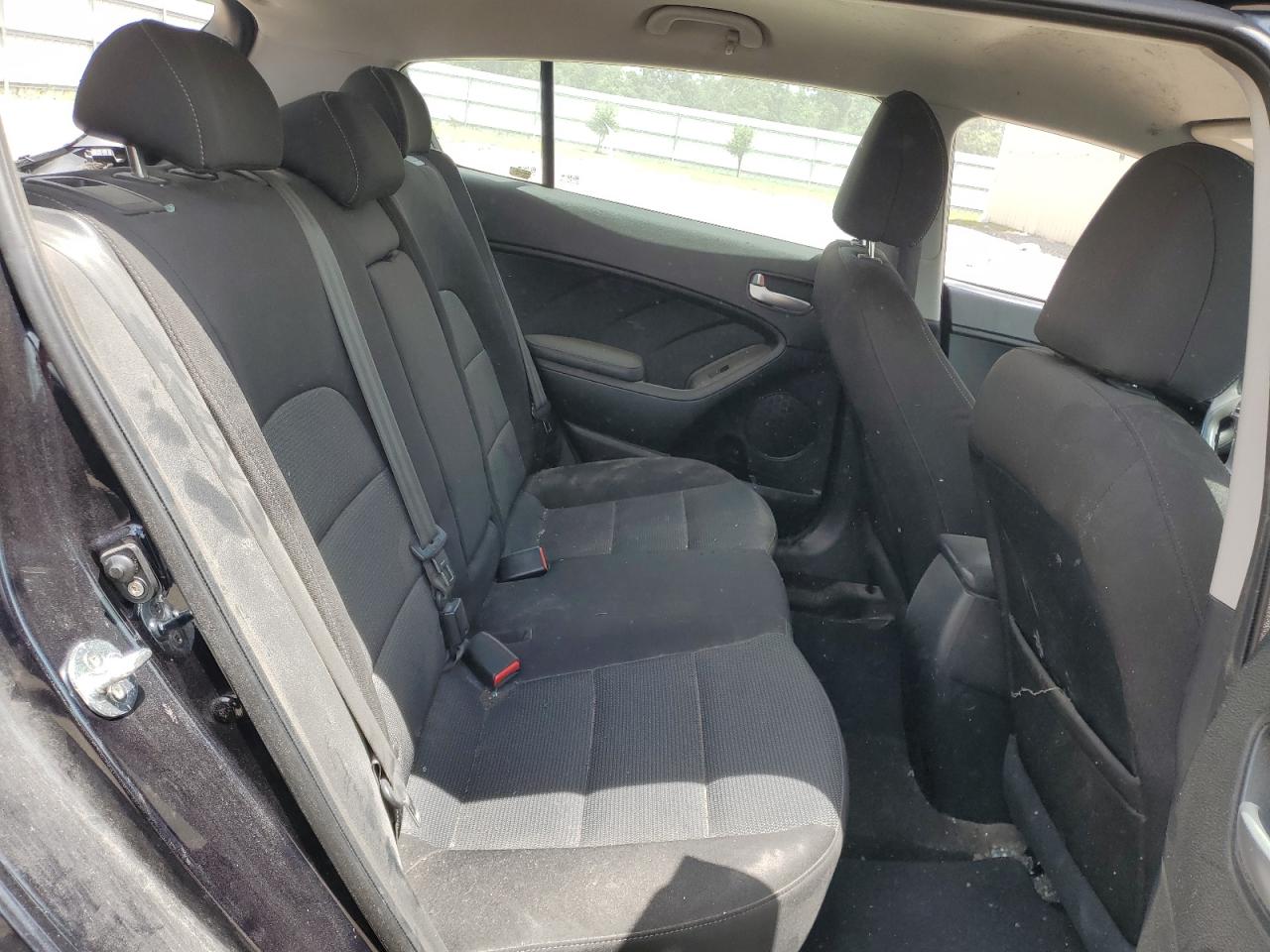 KNAFK5A87H5699838 2017 Kia Forte Lx