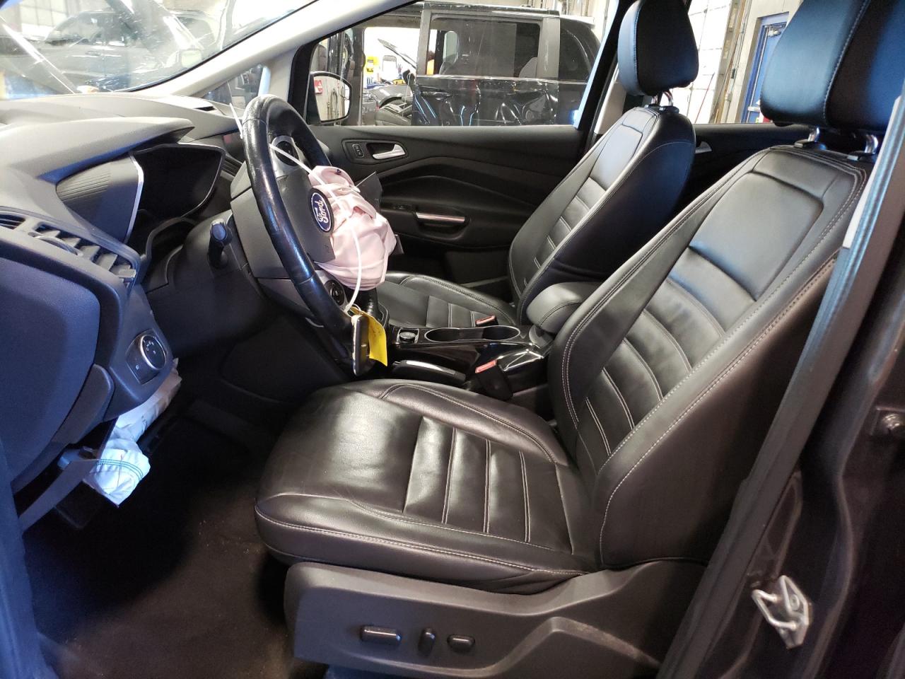 1FADP5FU2HL104395 2017 Ford C-Max Titanium