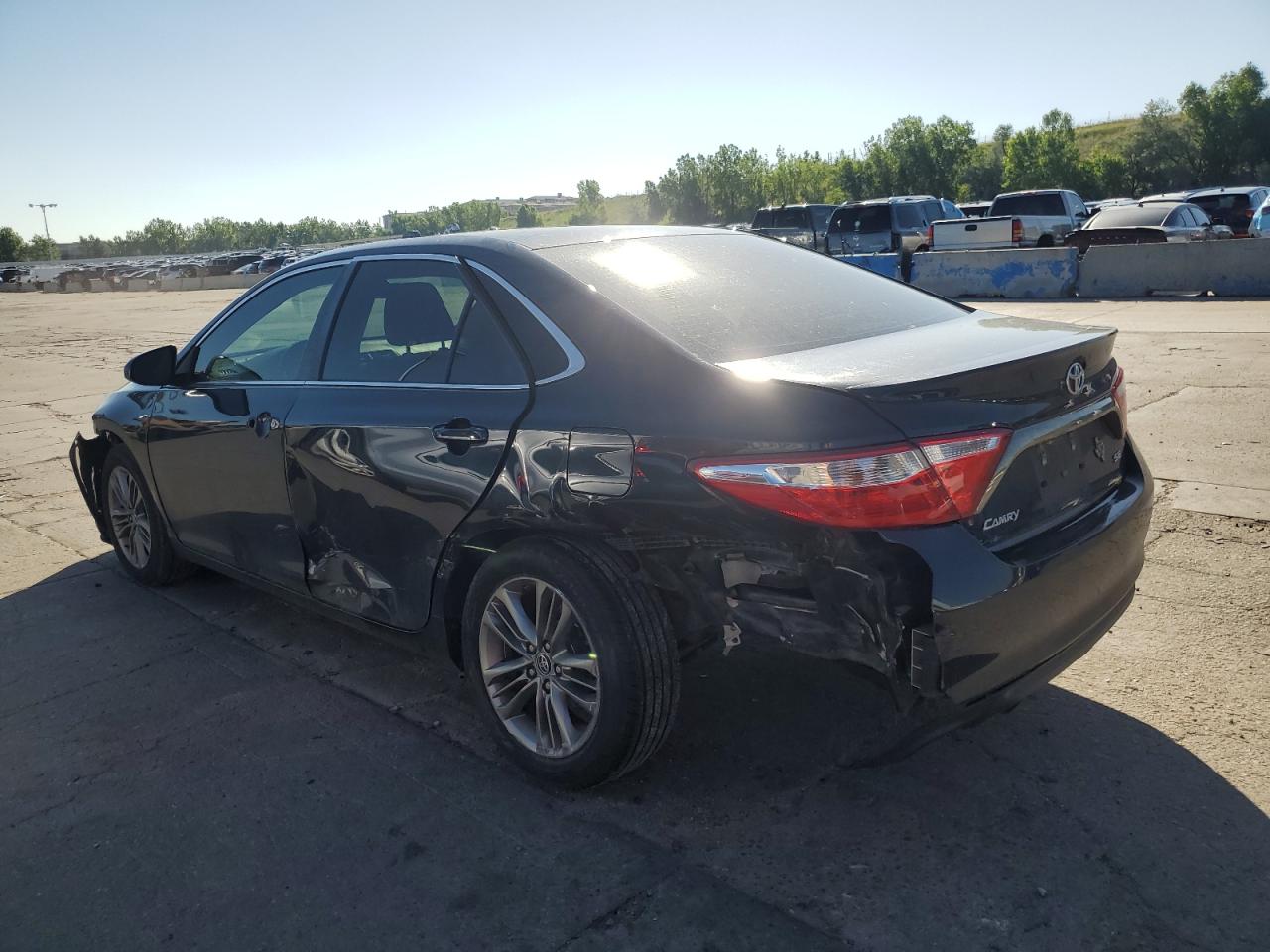 4T1BF1FK1GU551090 2016 Toyota Camry Le