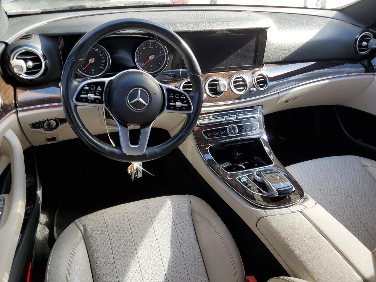 WDDZF4JB8KA565368 2019 Mercedes-Benz E 300