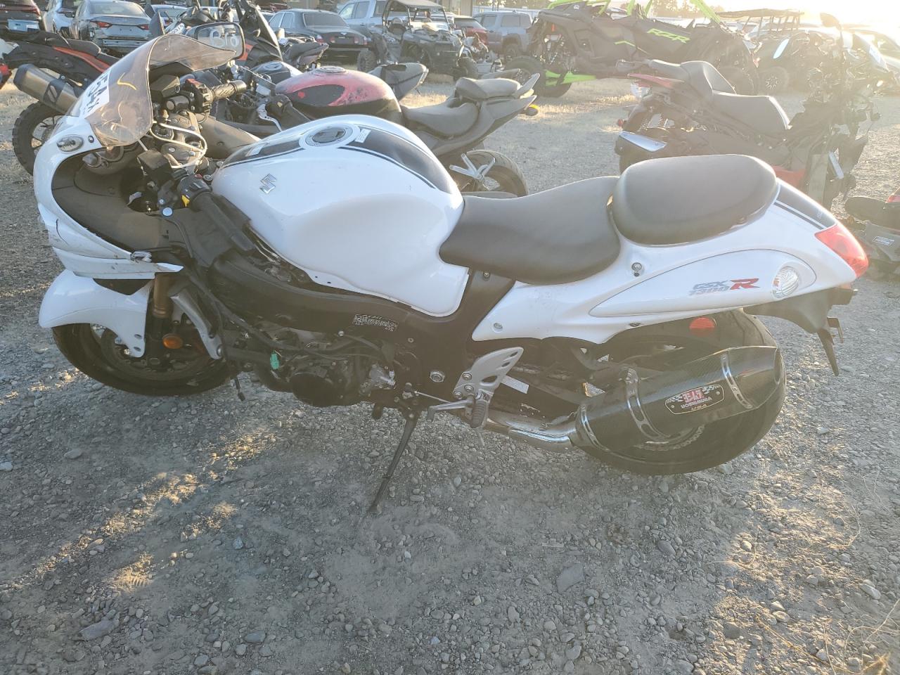 JS1GX72B5H2100798 2017 Suzuki Gsx1300 Ra