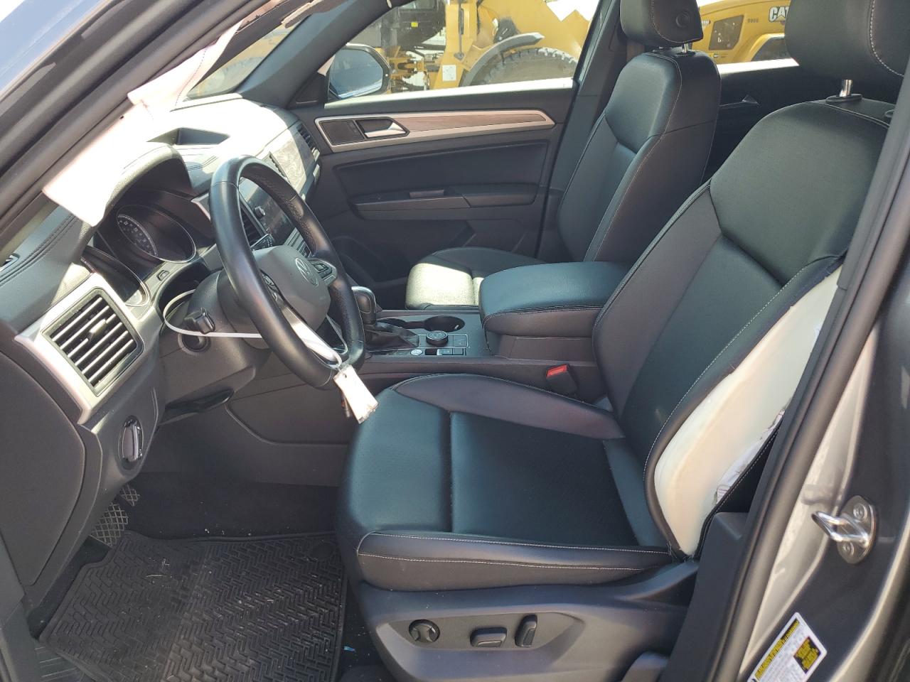 1V21E2CA8LC209686 2020 Volkswagen Atlas Cross Sport Se