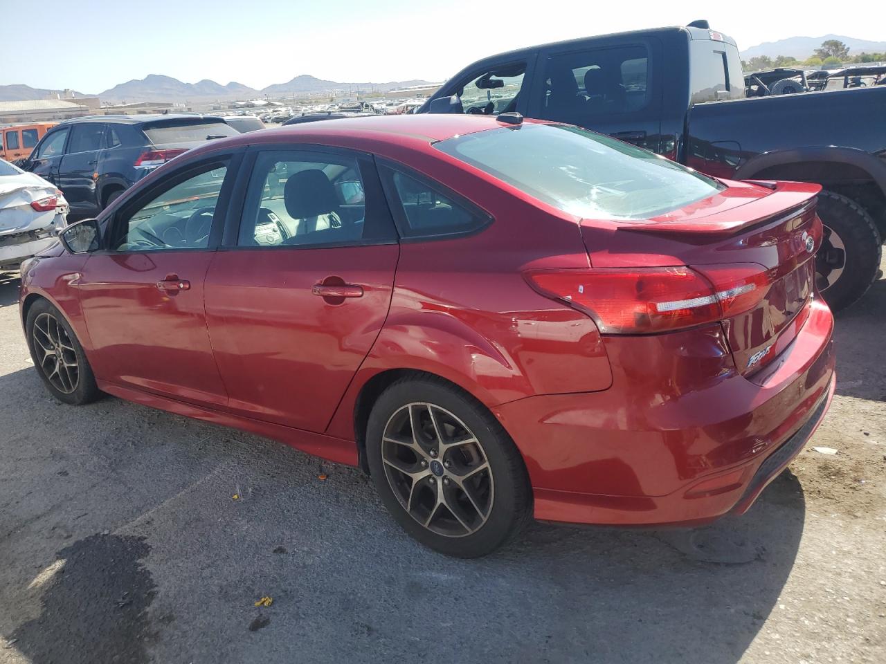 2016 Ford Focus Se vin: 1FADP3F22GL216132