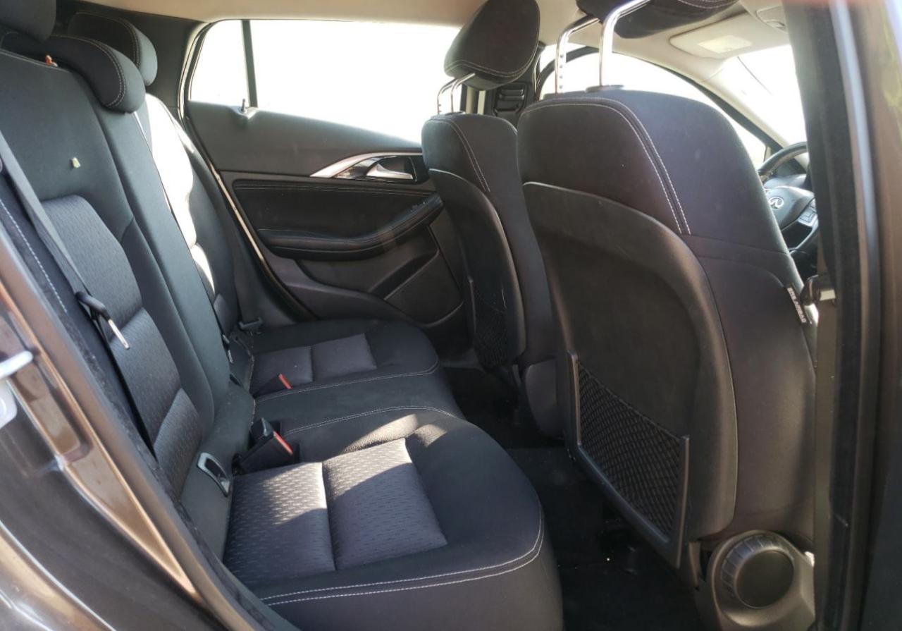 SJKCH5CP6HA019201 2017 Infiniti Qx30 Base