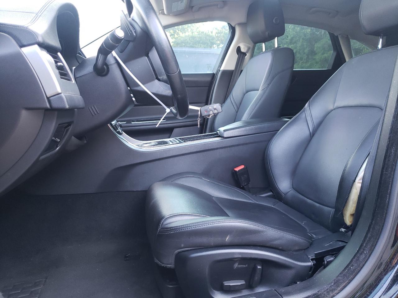 SAJBD4BV7HCY46747 2017 Jaguar Xf Premium