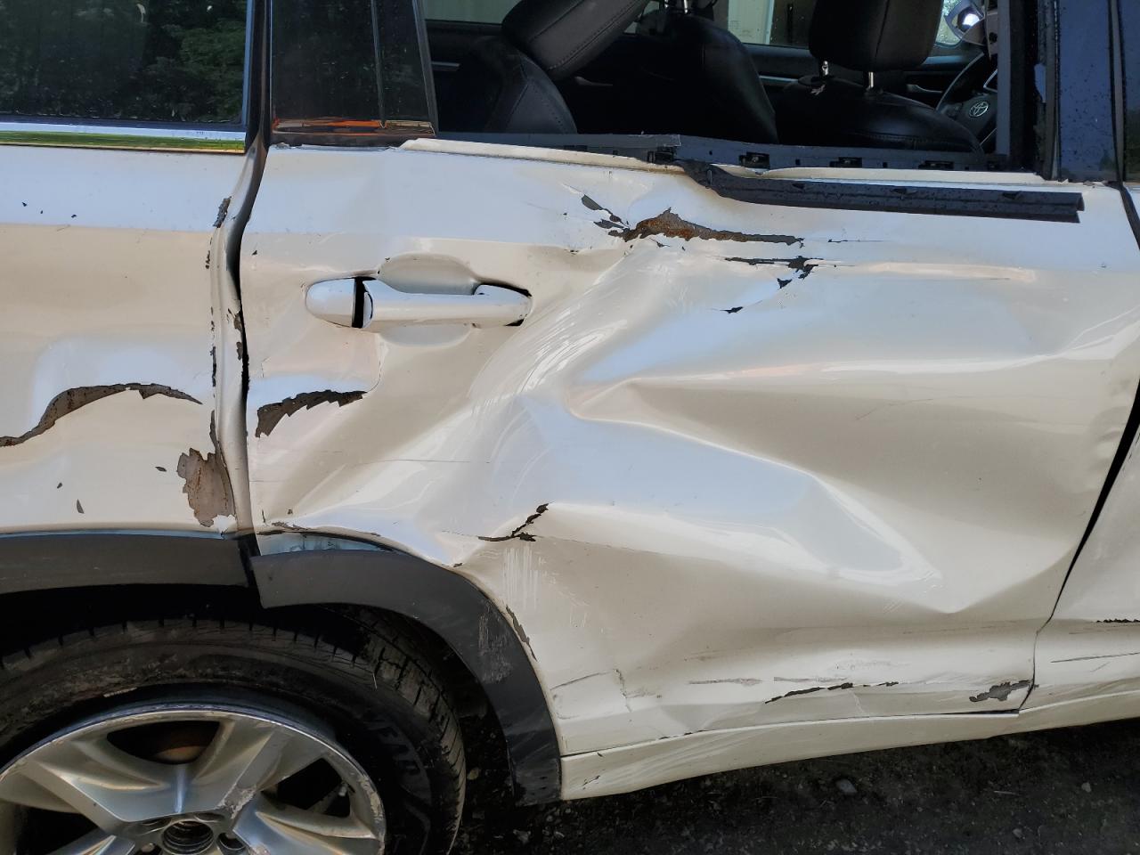 5TDDKRFH0GS252657 2016 Toyota Highlander Limited