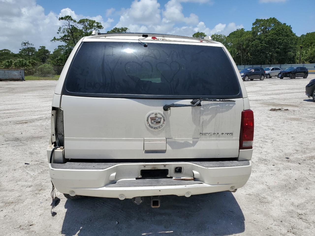 1GYEK63N02R255993 2002 Cadillac Escalade Luxury