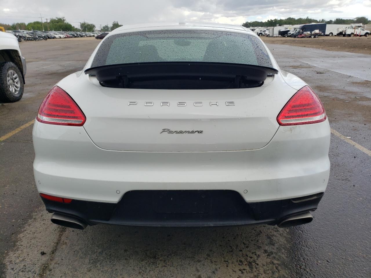 WP0AA2A7XFL007425 2015 Porsche Panamera 2