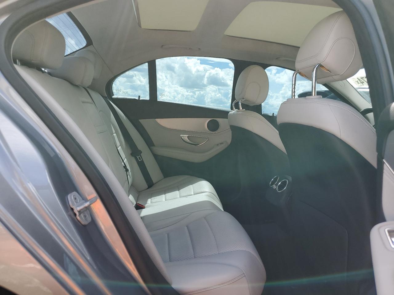 55SWF4JBXGU098884 2016 Mercedes-Benz C 300