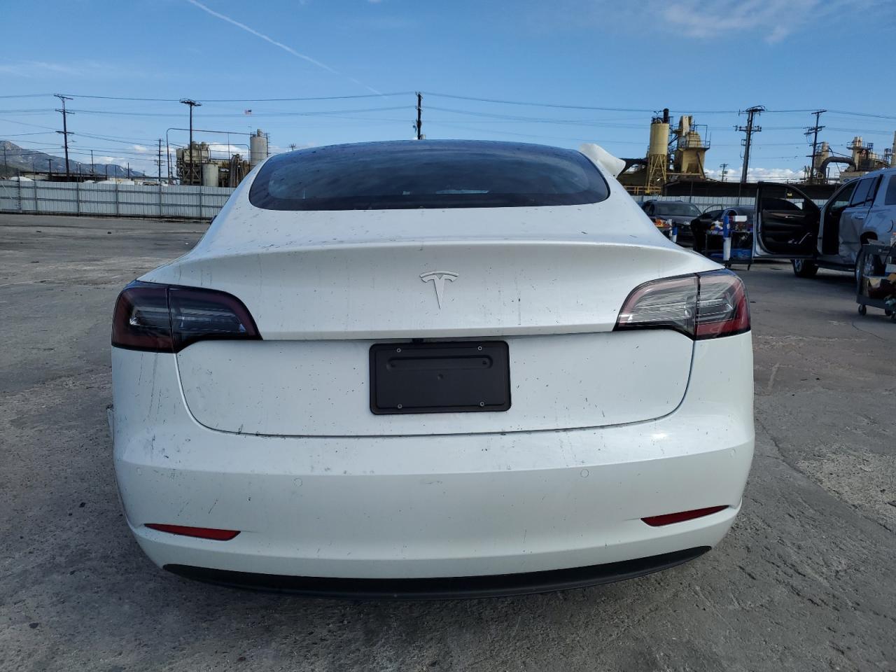 2022 Tesla Model 3 vin: 5YJ3E1EA0NF112683