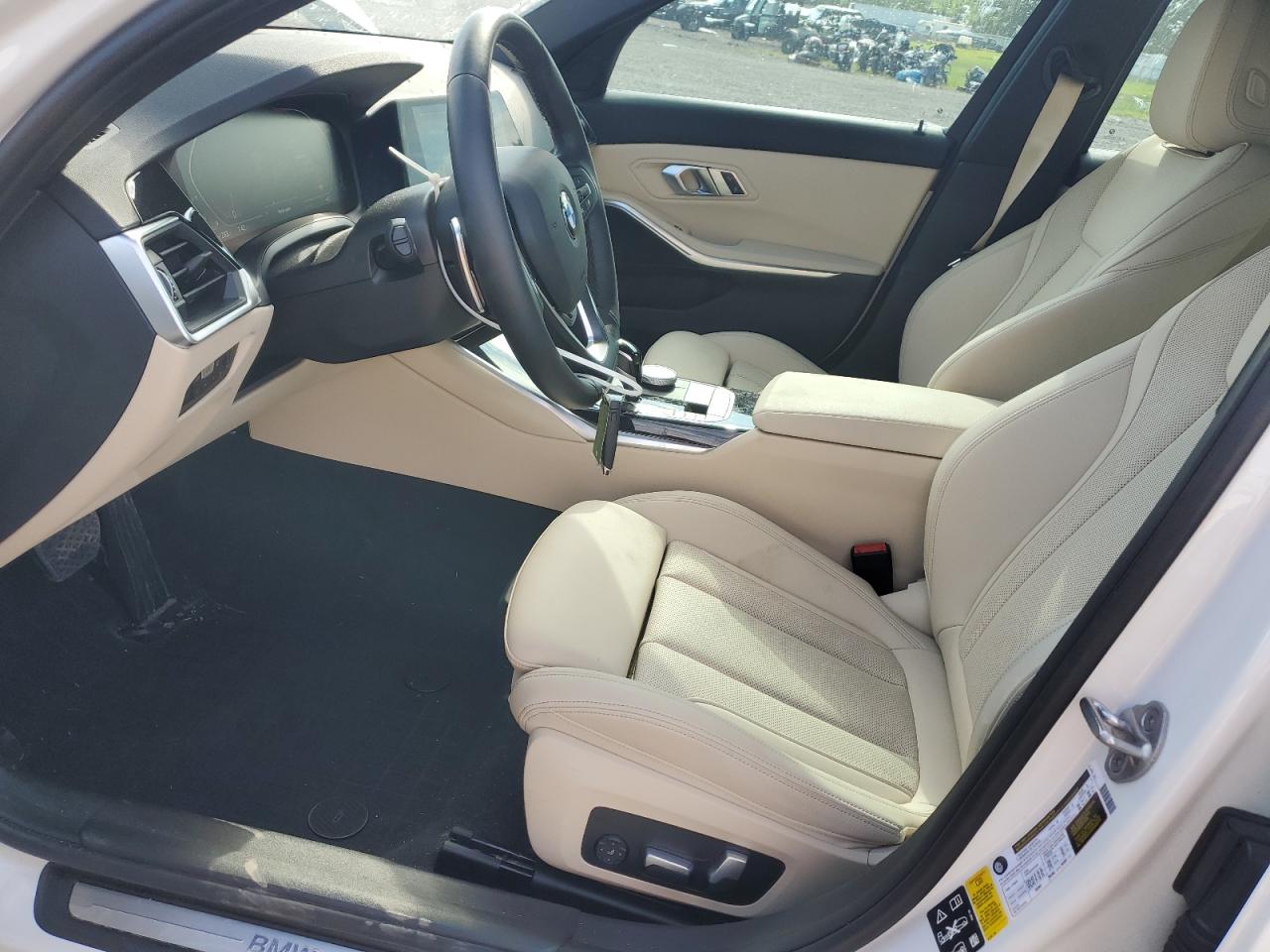 3MW5R7J07N8C72848 2022 BMW 330Xi