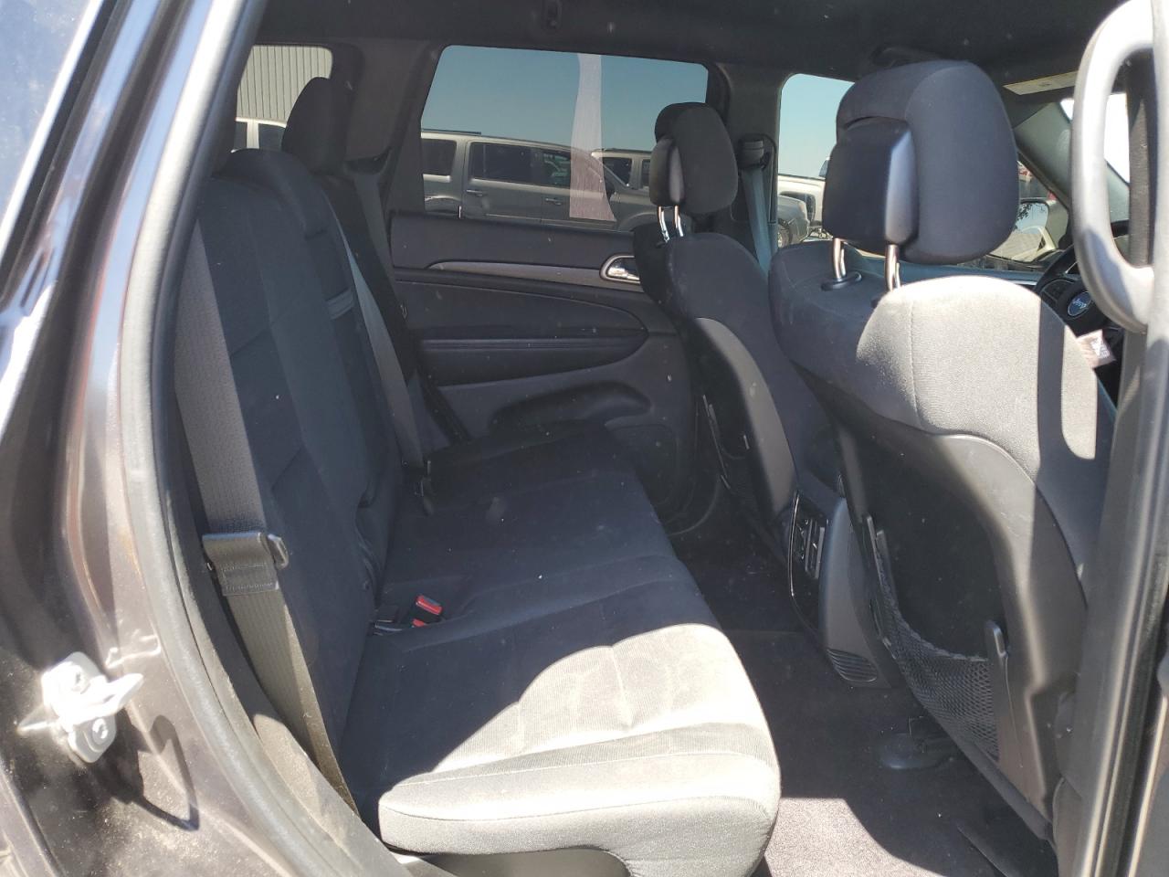 1C4RJFAG7GC324994 2016 Jeep Grand Cherokee Laredo