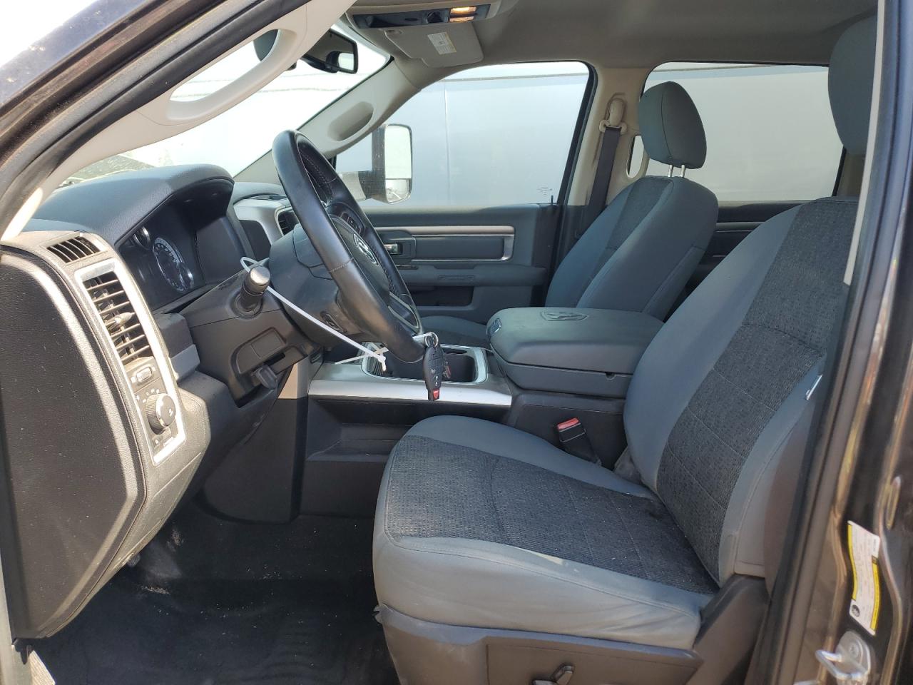 3C63RRHL1HG712800 2017 Ram 3500 Slt