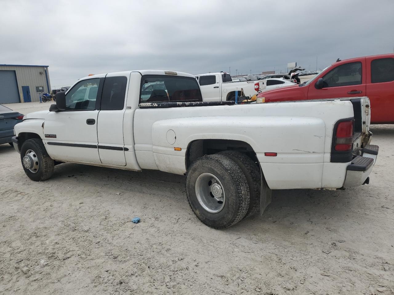 Lot #3033516096 2001 DODGE RAM 3500